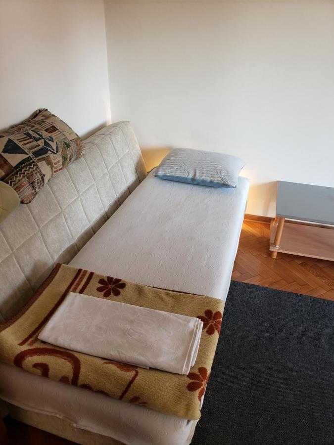 Cozy Room In Appartment, With Shared Bathroom,Downtown Beograd Bagian luar foto